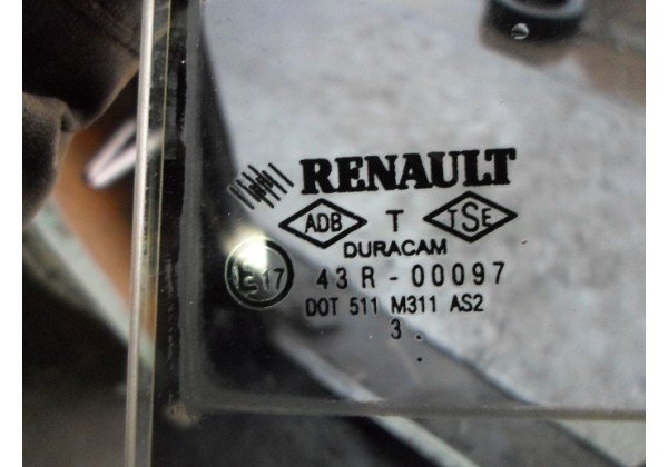 скло бокове,ліве задне Renault Clio II,Symbol II