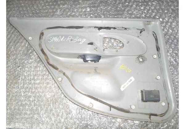 обшивка дверки,права задня Renault Clio II,Symbol II