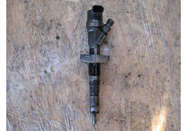 Форсунка BOSCH Renault Espace III, Laguna II 2.2 dci, 0445110038, 8200010074, корпус пошкоджений, начинка ціла