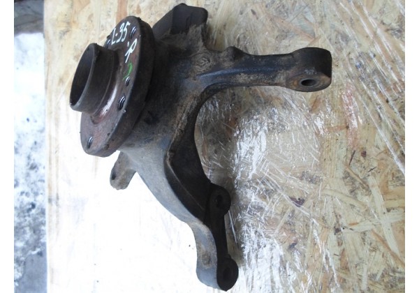 цапфа,передня права Renault Laguna II, 8200322078, 7700421826