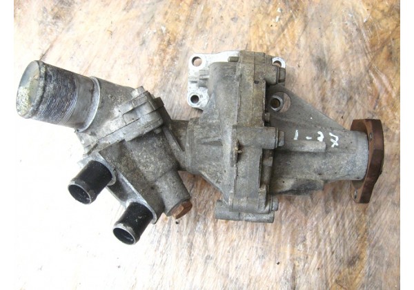 Водяний насос, помпа, з корпусом Renault Laguna 2.2 d, 7700871801, 7700859931