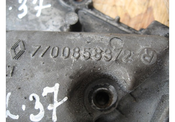 Корпус термостата, розподільник Renault Laguna 2.2 d, 7700858372