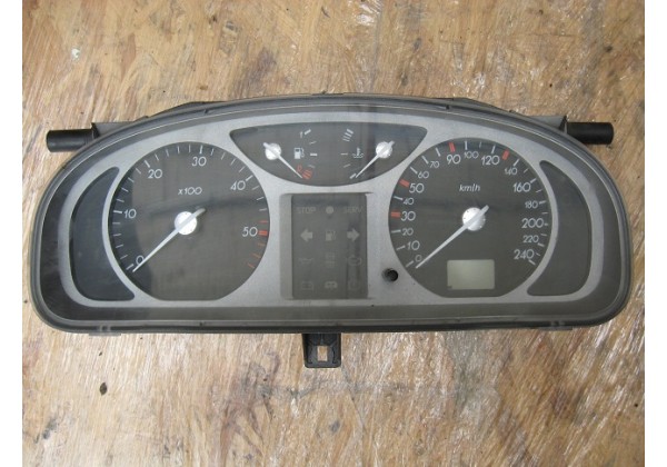 щиток приладів Renault Laguna II 1.6 16V, 2.2 dci, 8200218878