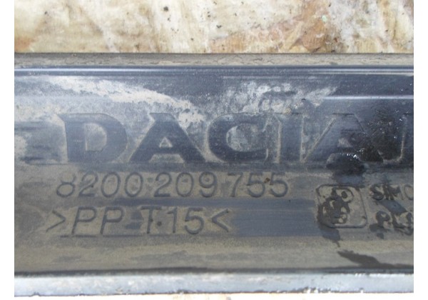 молдінг передньої дверки (лівий,правий) Renault Logan 1.6,8200209755