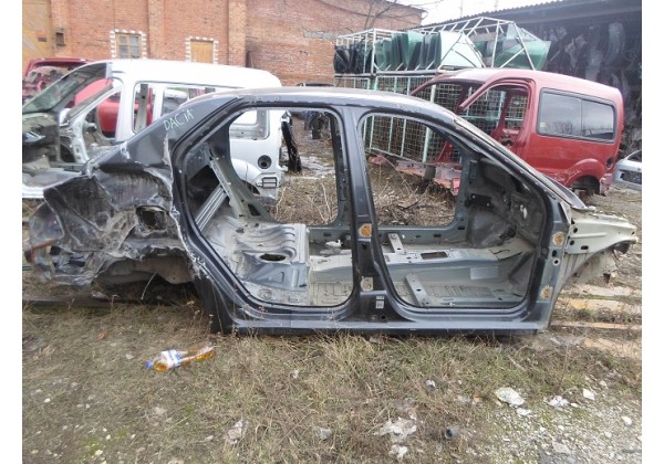ліва сторона кузова Renault Logan 2008 р