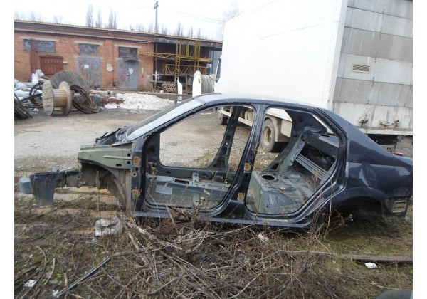 ліва сторона кузова Renault Logan 2008 р