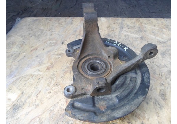 Цапфа, кулак поворотний передній правий Renault Laguna, 7700428005, 7700830652