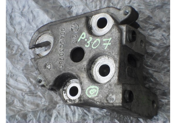 кронштейн кріплення двигуна,правий Citroen C5,Jumpy,Peugeot Expert,307,Scudo,2.0 hdi,9645030780