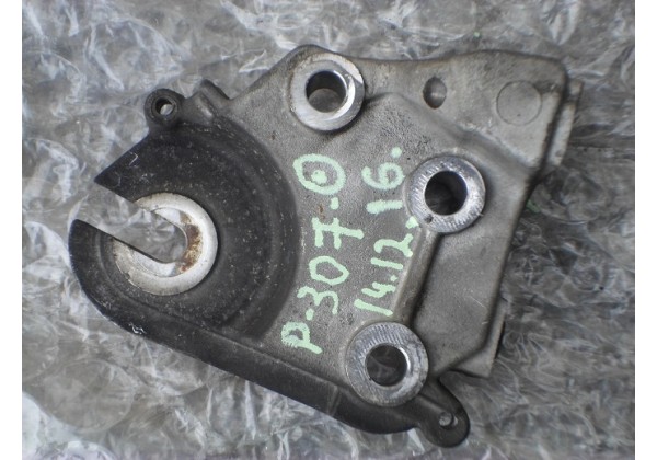 кронштейн кріплення двигуна,правий Citroen C5,Jumpy,Peugeot Expert,307,Scudo,2.0 hdi,9645030780