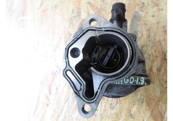 Вакумна помпа з 1997 Renault Clio 1,2,Megane1,2,Rapid,Laguna 1,2,Espace 3, Master,Scenic 1,2,Trafic1,Kangoo ,для 1.9 д,тд,тді,8200031420,7700100624