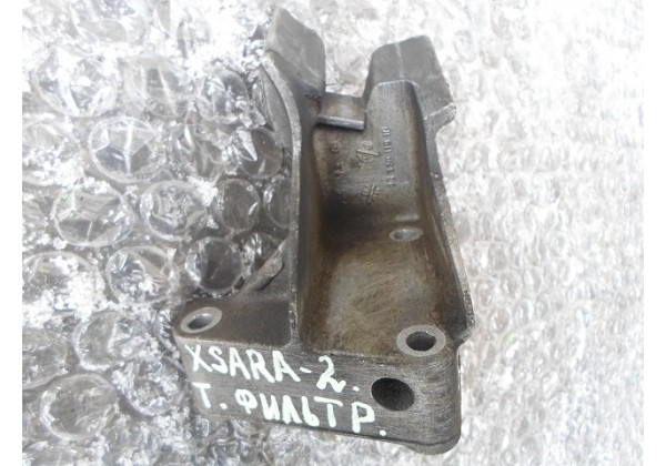 кронштейн паливного фільтра,лівий,Citroen Xsara II,Berlingo,Peugeot Partner,206,306,406,2.0 hdi,9632011910