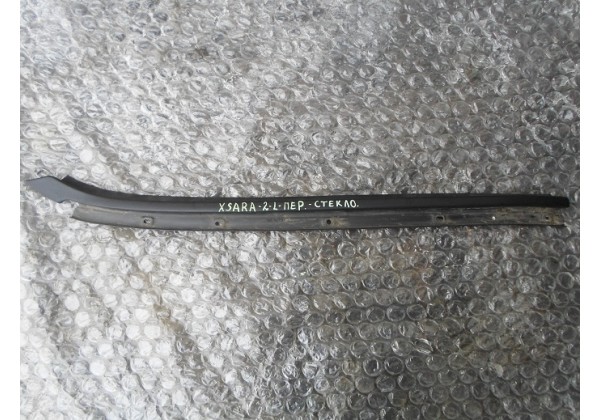 накладка на лобове скло(ліва,права) Xsara II,2.0 hdi,9623142980,9623142880
