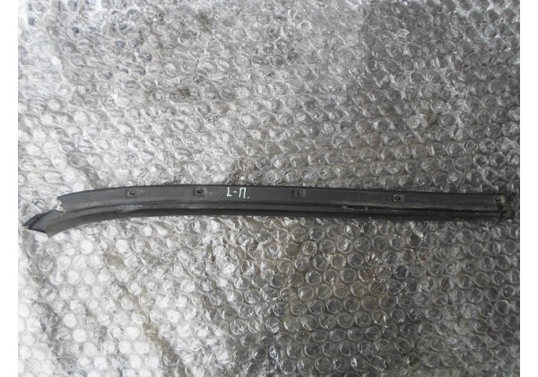 накладка на лобове скло(ліва,права) Xsara II,2.0 hdi,9623142980,9623142880