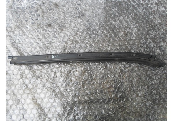 накладка на лобове скло(ліва,права) Xsara II,2.0 hdi,9623142980,9623142880