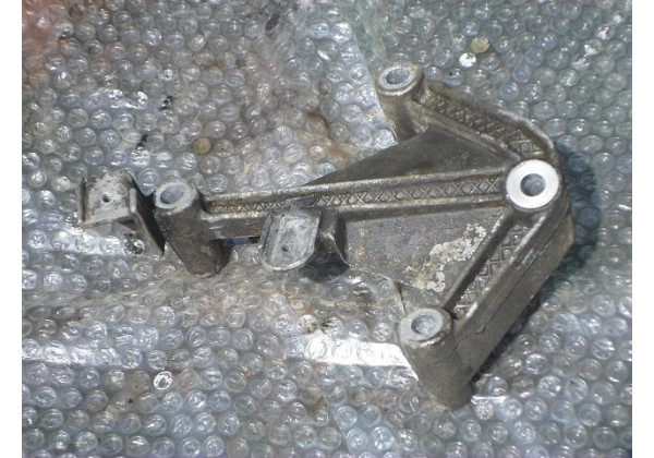 кронштейн кпп, лівий Renault Kangoo, Clio II, Megane II, Scenic II 1.5 dci, 8200043087