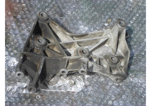 кронштейн генератора Renault Kangoo,Megane II, Scenic II,Clio II 1.5dci, 8200185605,8200101196
