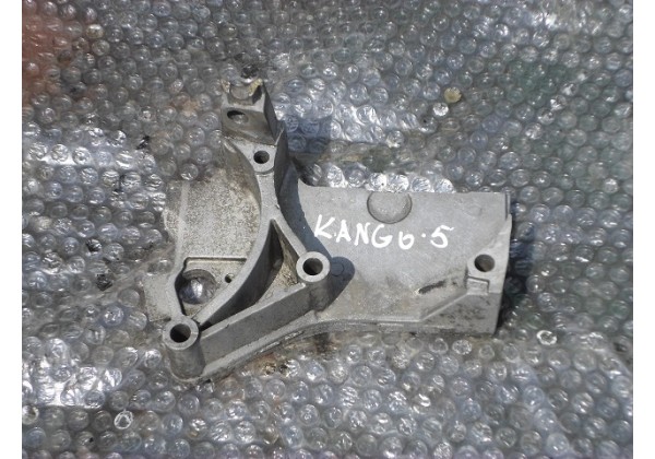 кронштейн кріплення ТНВД Renault Kangoo, II, Megane II, Scenic II, Clio II, Logan, Sandero 1.5dci, 8200101196