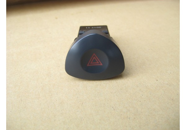 Кнопка аварійки Renault Symbol, Clio II, Kangoo, 8200442723