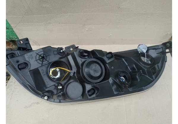 Фара права Renault Master III, 260106869R