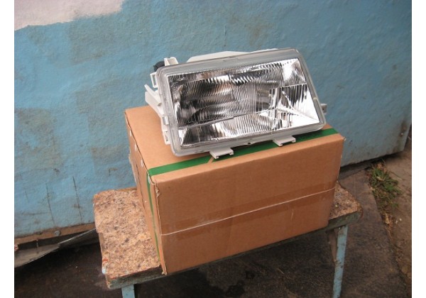 Фара передня права Renault 9, 11, 7701032934