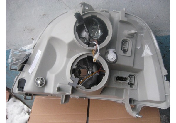 фара права Renault Master, 03-10, 8200163518