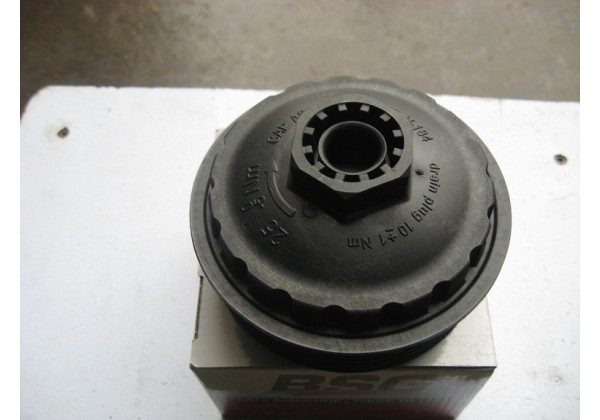 Кришка масляного фільтра Renault 2.2 d, 2.2, 2.5 dCi, 7701048886, 7701476503