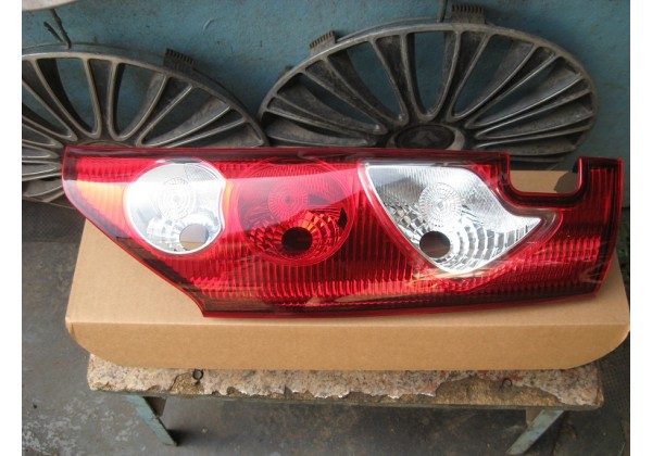 Ліхтар задній правий, 2 дверки Renault Kangoo II, 8200419952 *