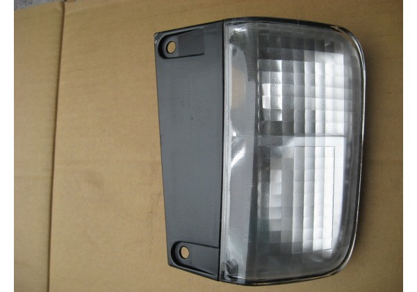 Ліхтар в бампер задній правий, під плату Renault Trafic II, 8200968063