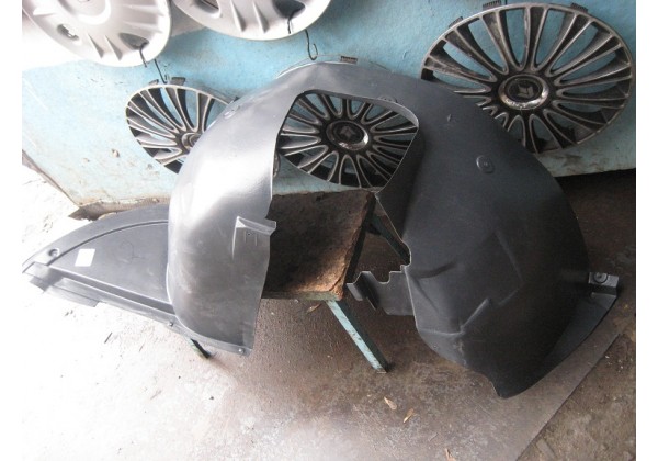 Підкрилок переднього крила, правий Peugeot 307, 01-05, 7136N7