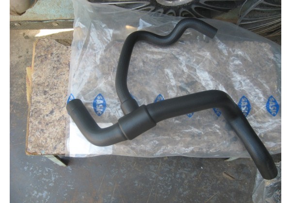 Патрубок радіатора нижній Renault Scenic, Megane 1.4, 1.6, 1.8, 2.0 16V, 1.9 dci, 99-03, 7700413941