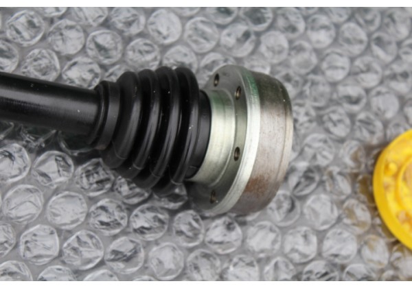 Полуось, приводний вал RENAULT LAGUNA I АКПП,права, 7700858997 , 7701352139