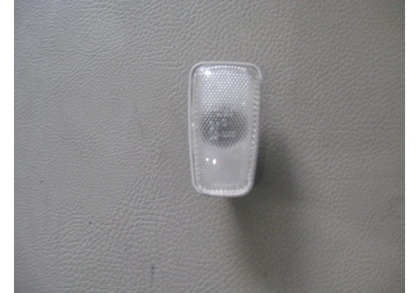 Показчик повороту боковий Peugeot Partner, 106, 306, 406, Expert, 806, Citroen Berlingo, Evasion, Jumpy, Xsara, XM, Xantia, Saxo, ZX, Fiat  Scudo, Ulysse, 630359 , 632567 , 9613702180 , 9633513780