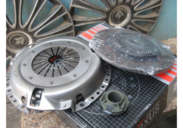 Комплект зчеплення Renault Clio II, Espace III, Laguna, Megane, Scenic 1.8, 2.0 16V, 7701205131, 7701468832, 7701468833