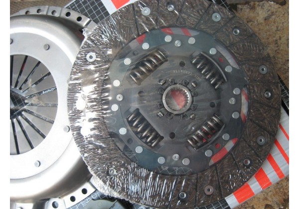 Комплект зчеплення Renault Clio II, Espace III, Laguna, Megane, Scenic 1.8, 2.0 16V, 7701205131, 7701468832, 7701468833