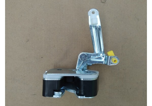 Замок правої зсувної дверки Renault Master II, 7700351343 *