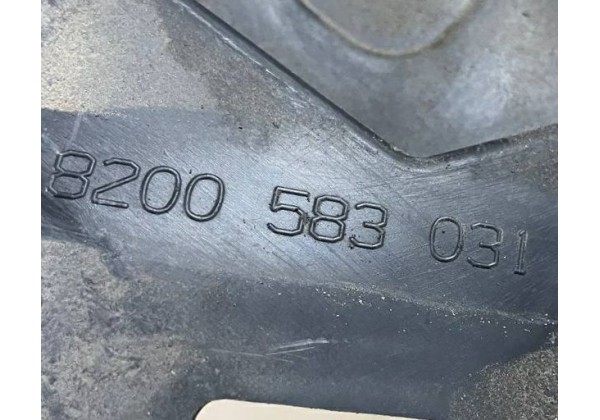 Кронштейн кріплення заднього бампера лівий Renault Clio 3, універсал, 05-12, 8200583031
