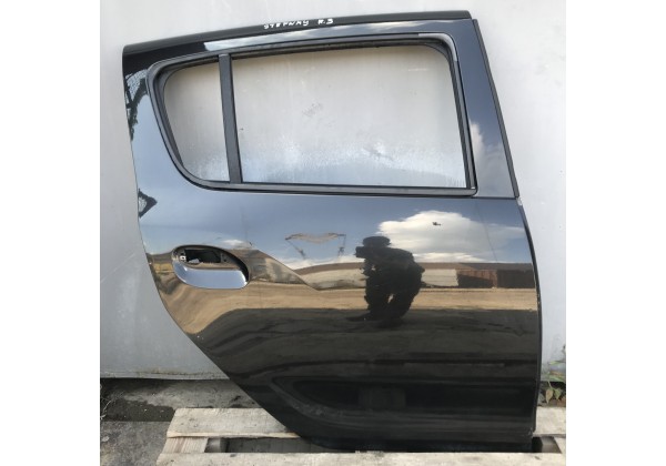 Дверка задня права Renault Sandero 2, 821002434R, колір NV676