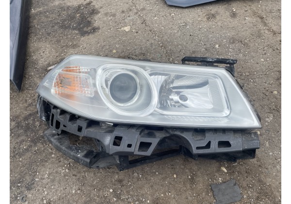 Фара права Renault Megane II 06- Галоген
