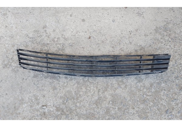 Решітка переднього бампера Renault Clio 3, 09-12, 8200682294, 1859429 S16