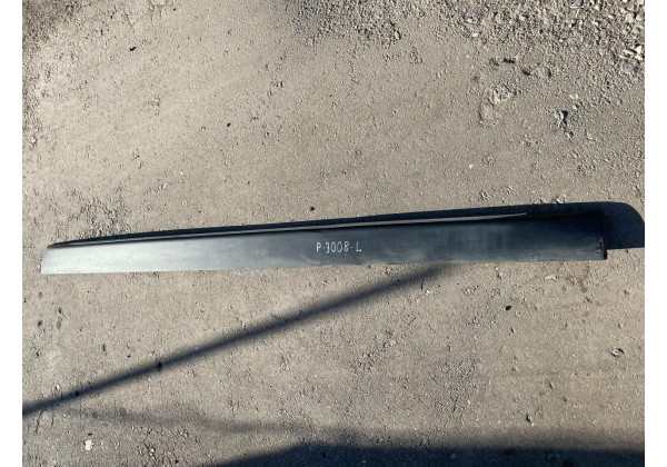 Декоративна накладка лівого порога зовнішня Peugeot 3008, 09-16, 96857831XT, 7009Q6, 7009P9