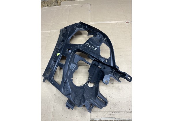 Кронштейн переднього бампера правий Renault Megane lll, 620340242R