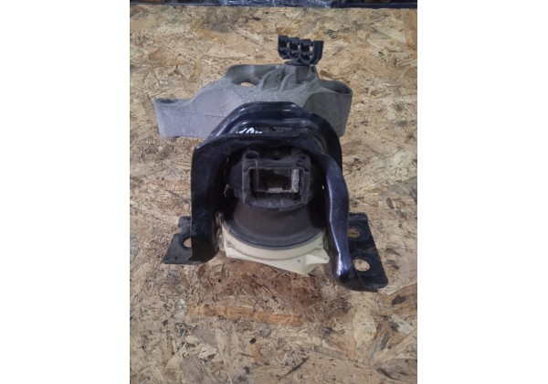 Лпора двигуна права Renault Captur, Clio 4, Duster, Dokker, Logan 2, Sandero 2, 1.5 DCi, 112103095R, 112845638R