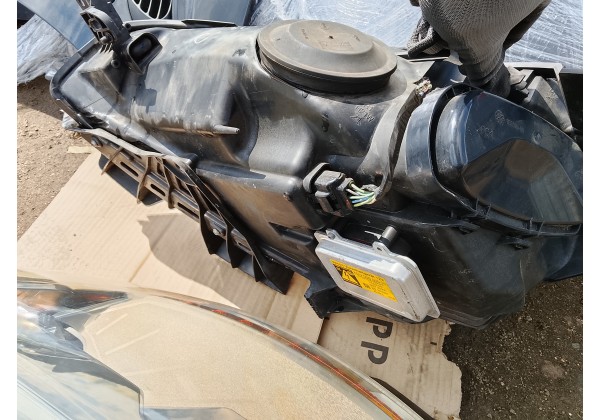 Фара права Citroen C4 Picasso, Ксенон, 9653564480