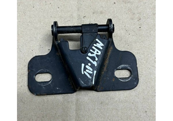 Скоба нижнього замка задньої правої розпашної дверки Renault Kangoo 2, Master 3, 8200497822