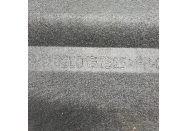 Полка задня Рено Кліо 2 хетчбек,8200137525