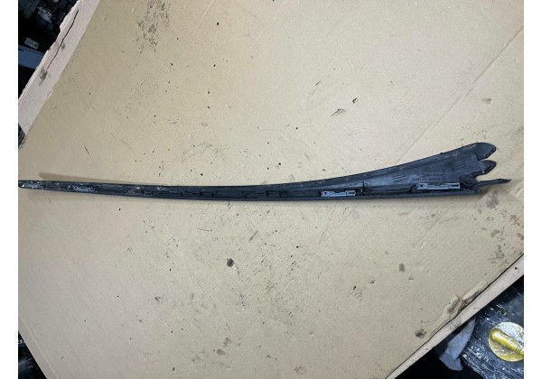 Ущільнювач лівої стійки лобового скла Peugeot 5008, 09-16, 8120Z2, 96858535