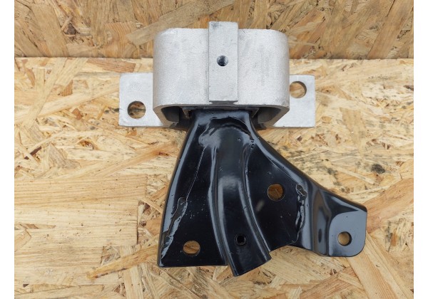 Подушка, опора двигуна права верхня Renault Logan, Sandero, 1.4 8V, 1.6 8V, 112107695R, 6001547893, 6001548157, 8200420742, 8200805581 *