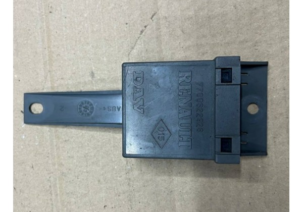 Блок керування склопідйомниками Renault Espace 3, Master 2, Trafic 2, 7700822928