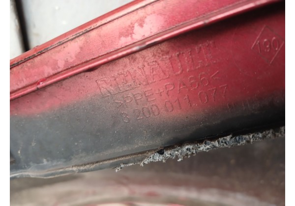 Крило праве Renault Megane II, 8200011077, 7701473703, 7701477187