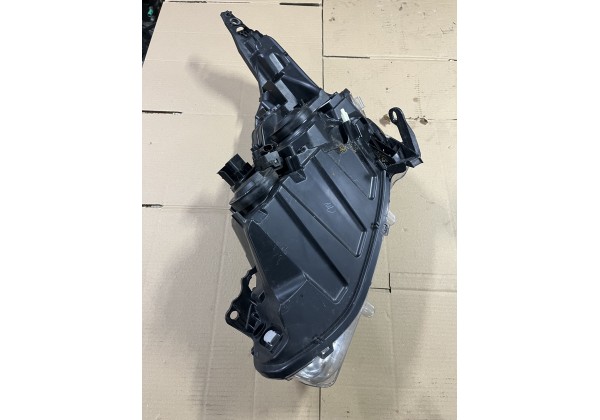 Фара передня права Peugeot 208 , 9802221280